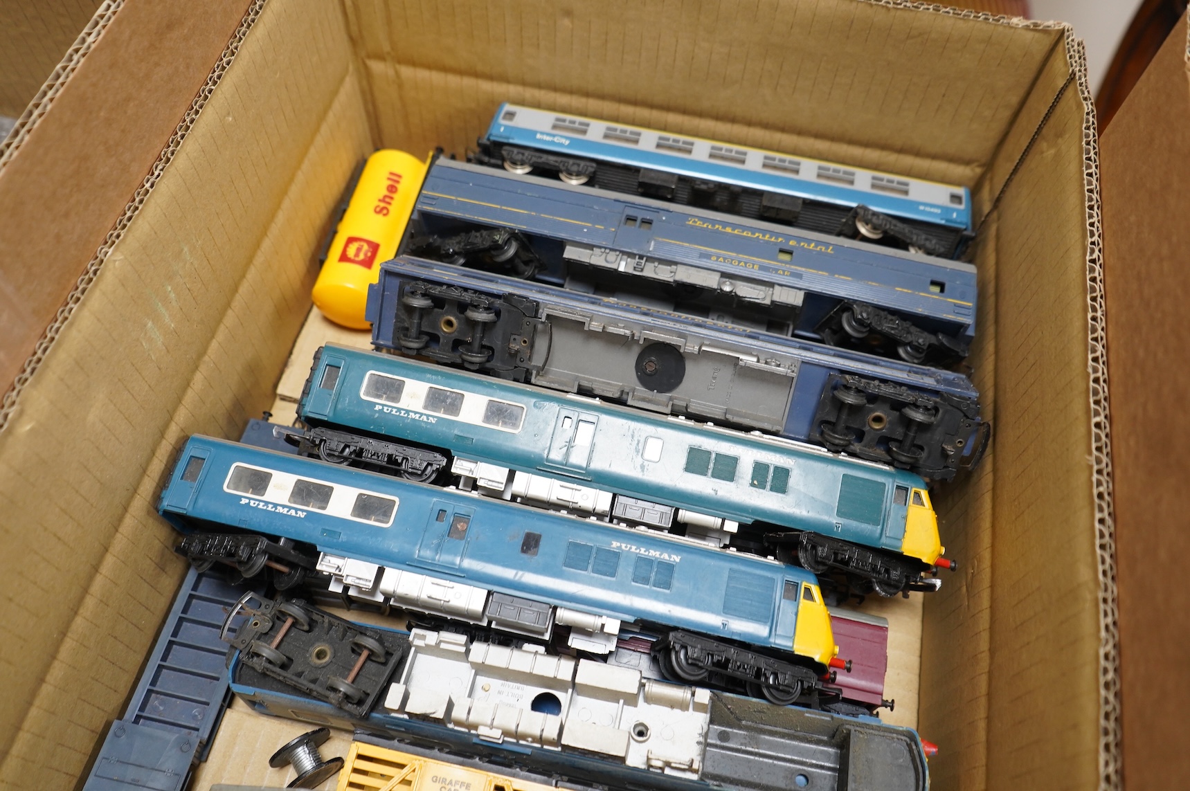 A quantity of diecast toys, plastic and lead soldiers, and 00 gauge model railway, including; a good quantity of Britains, etc. lead animals, Britains Deetail plastic soldiers, etc. Britains lead soldiers, farm equipment